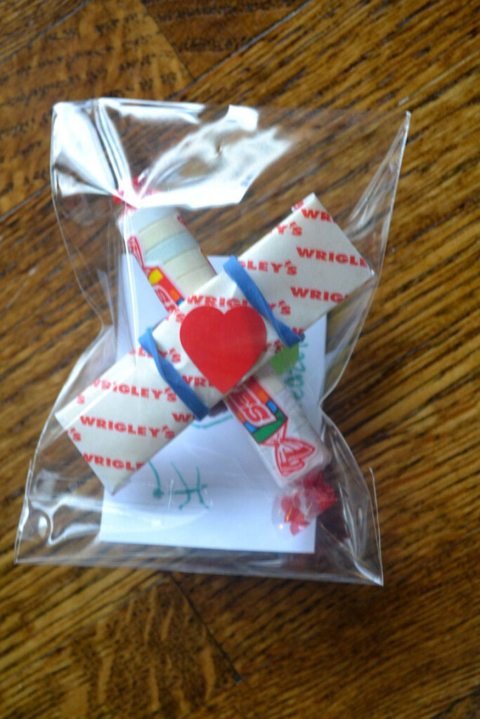 Candy Airplane Valentines PLUS A Free Printable Homemade Valentine 